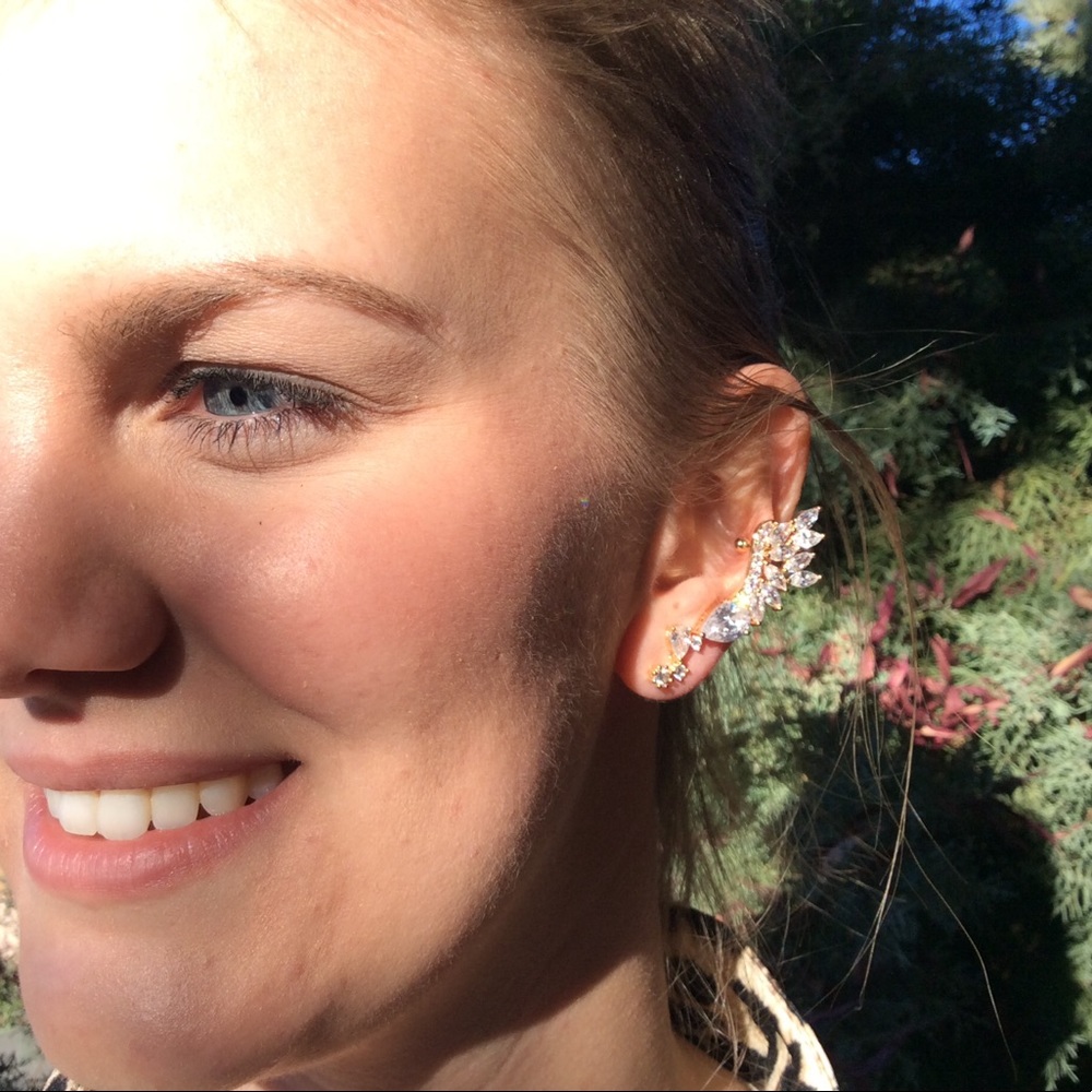 ๐3/$15 SALE. NIP EARCUFF PIERCED EARRING SET - Picture 2 of 8